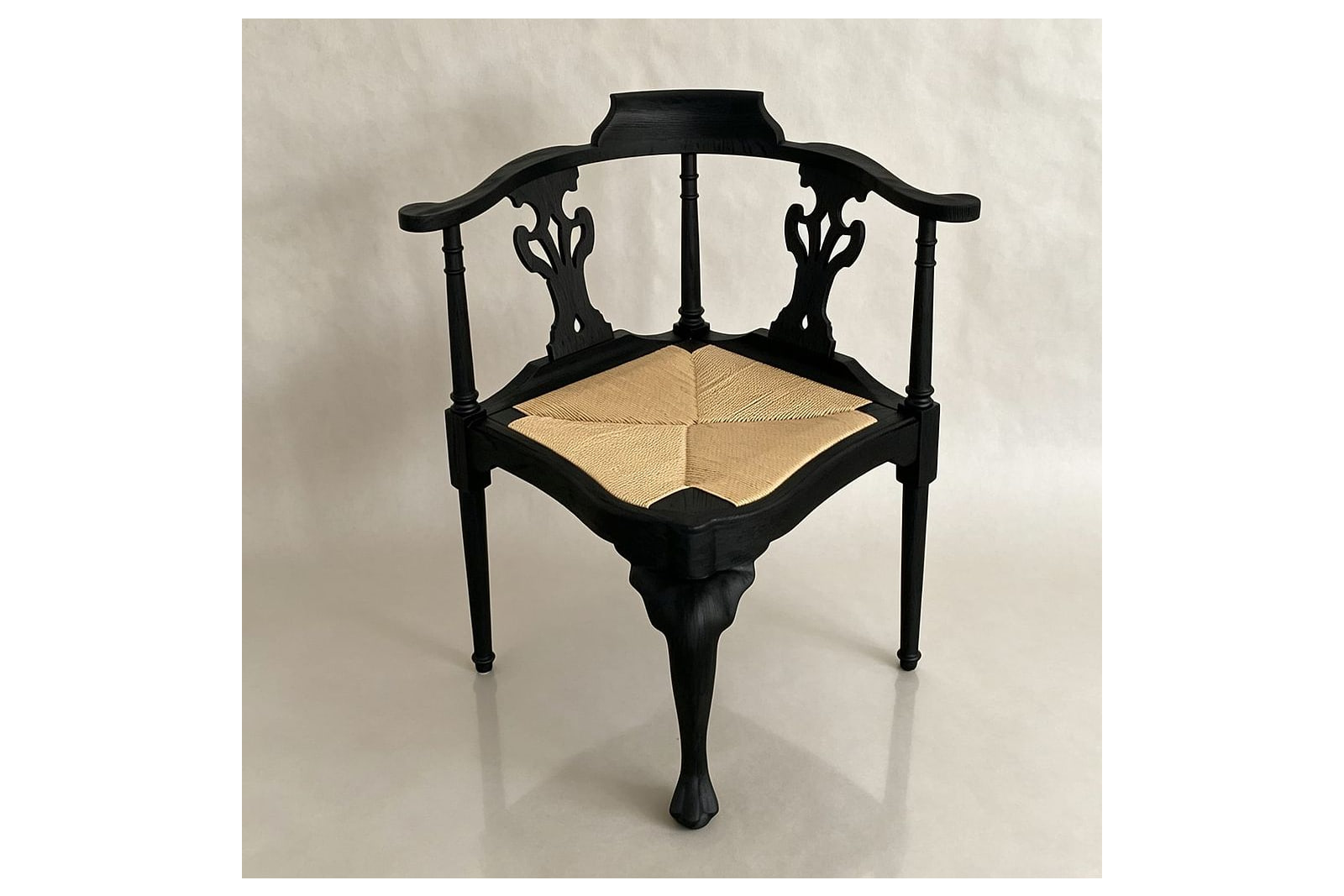 CORNER CHAIR