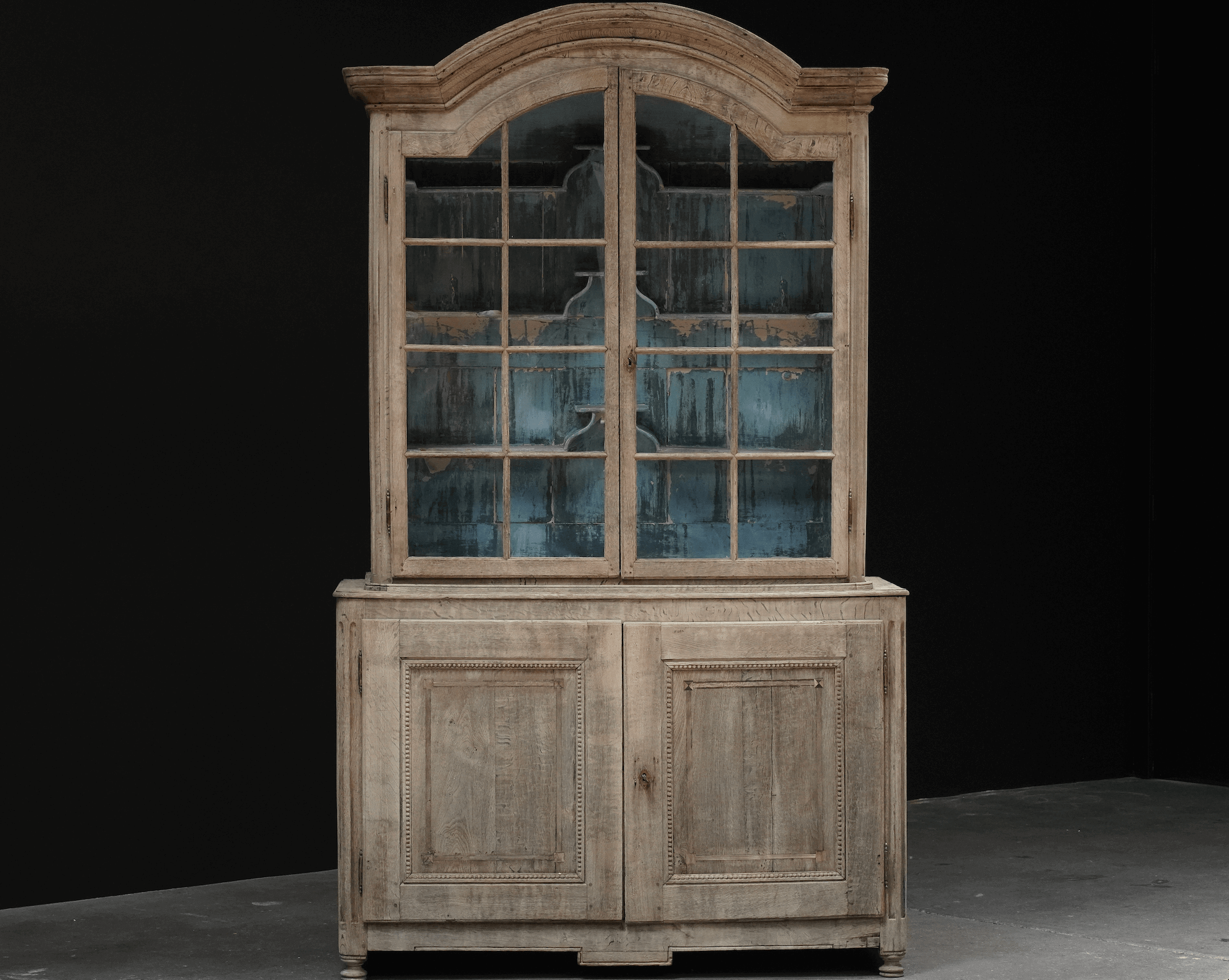 Bleached Oak Vitrine