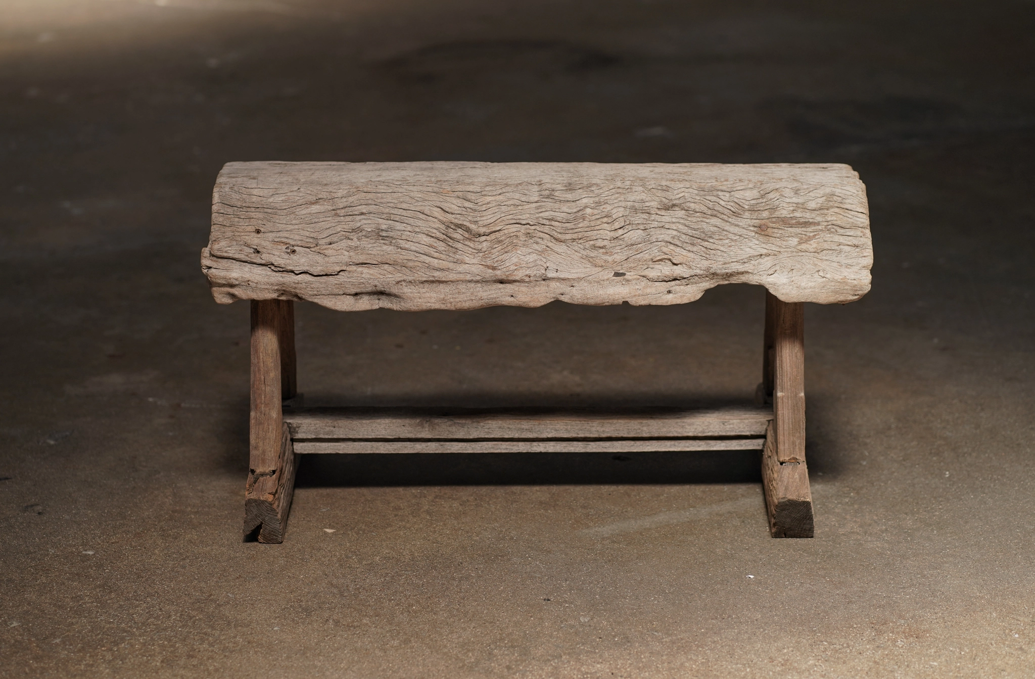 Log Bench, Japan